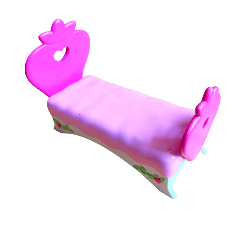 2003 Strawberry Shortcake Berry Sweet House Replacement Doll Bed Bandai Pink